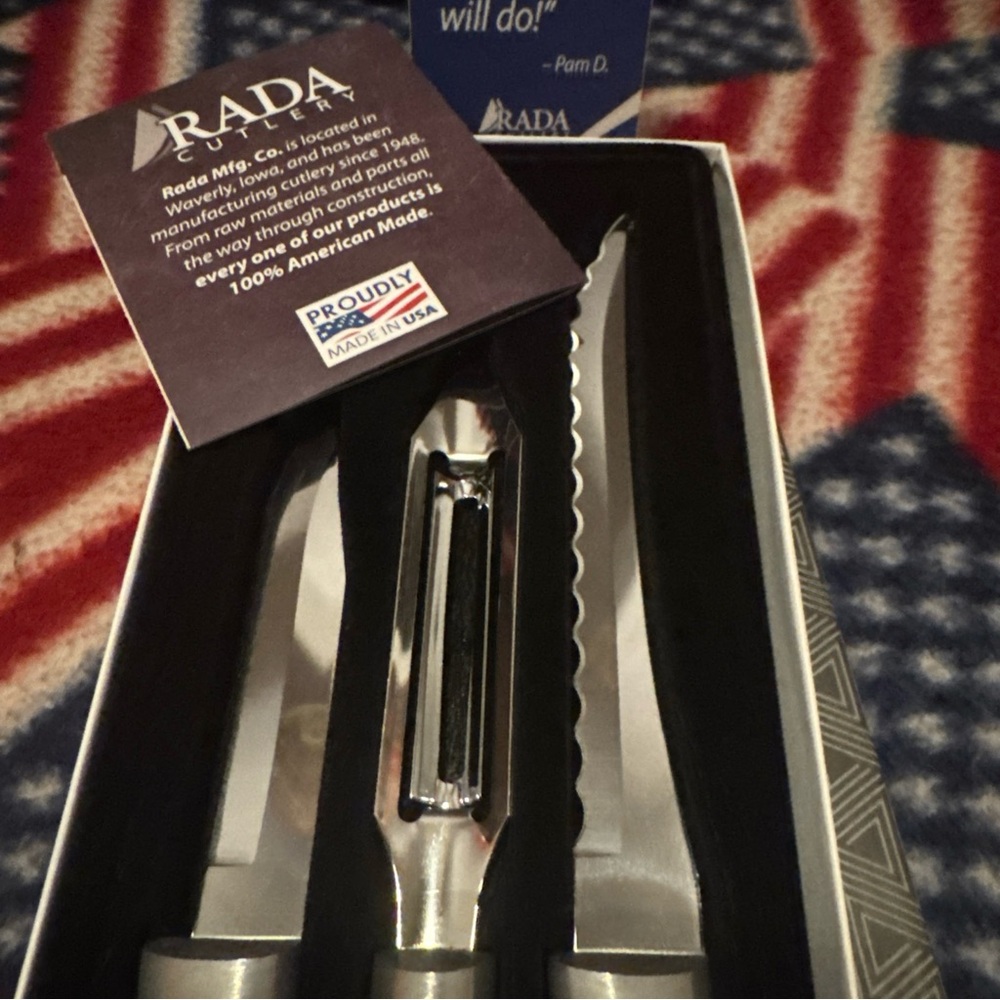 Rada Cutlery 
Peel,Pare and Slice Gift Set
Reg. paring, veggie peeler and slicer